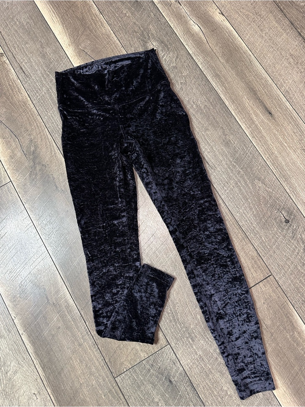Lululemon Wunder Lounge High-Rise Tight 28" *Crushed Velvet
Black
